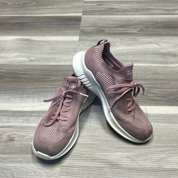 Skechers Shoes - Sketchers Yoga Matt running shoes size 8